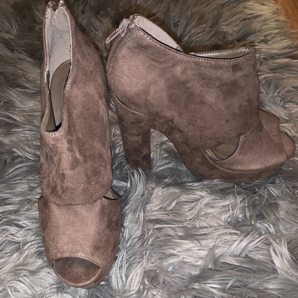 Taupe heels
